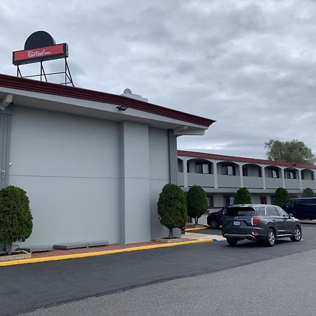 Red Roof Inn Copiague Экстерьер фото