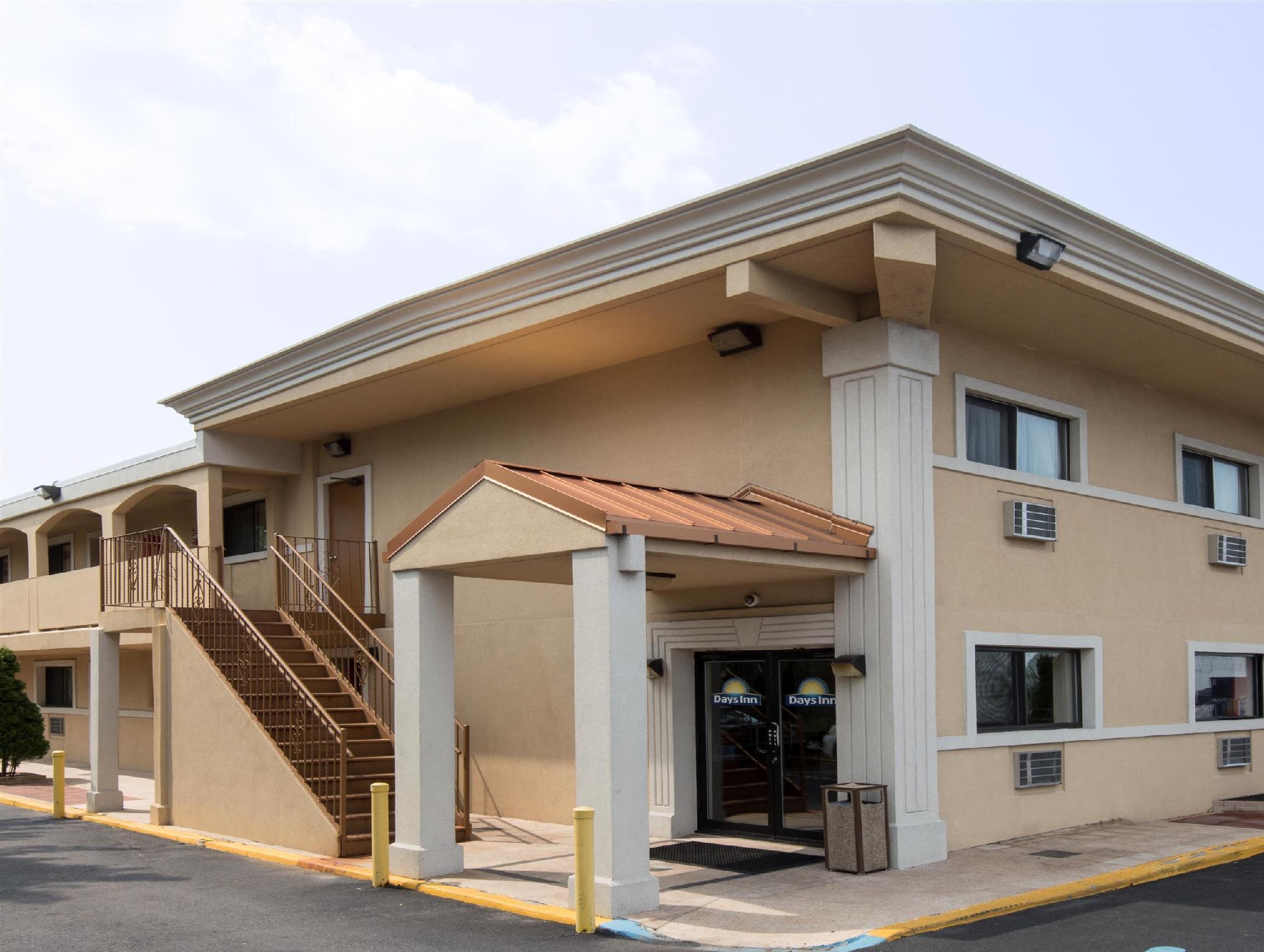 Red Roof Inn Copiague Экстерьер фото