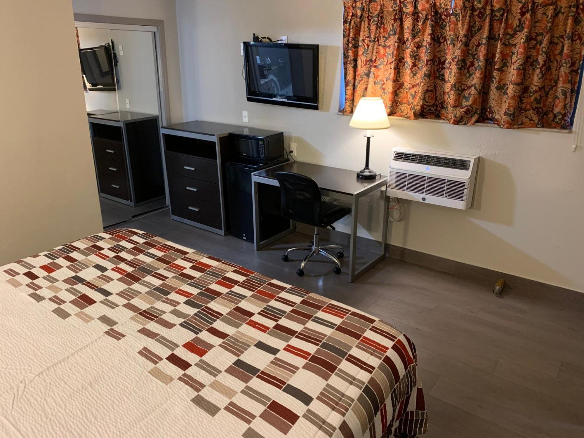 Red Roof Inn Copiague Экстерьер фото
